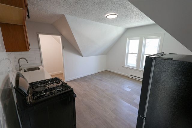 8 Colonial Avenue 3, Boston, MA 02124