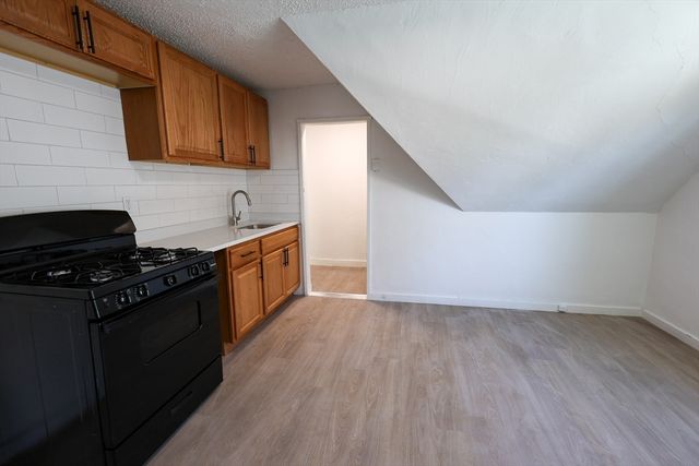 8 Colonial Avenue 3, Boston, MA 02124