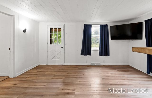 4696 16 Mile Road Ne, Algoma Twp, MI 49319