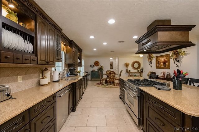 2178 N Watersedge Drive, Crystal River, FL 34429