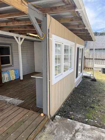 1919 Riddell Street, Raymond, WA 98577