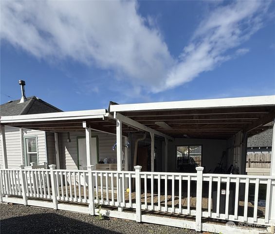 1919 Riddell Street, Raymond, WA 98577
