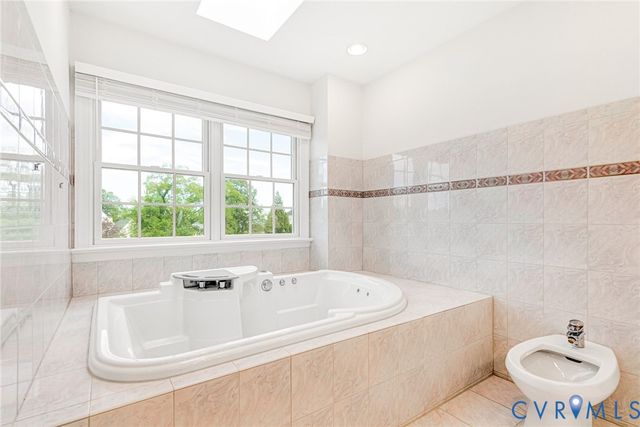 129 Coopers Point Ln, Tappahannock, VA 22560