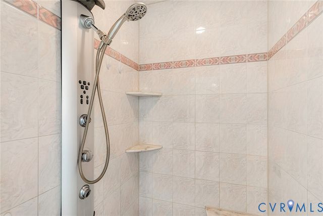 129 Coopers Point Ln, Tappahannock, VA 22560