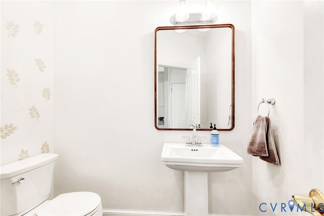 129 Coopers Point Ln, Tappahannock, VA 22560