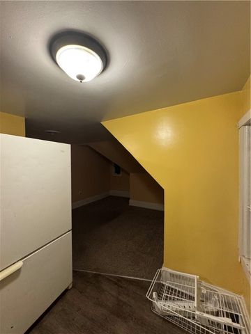 75 Cycle Ave, Uniontown, PA 15401