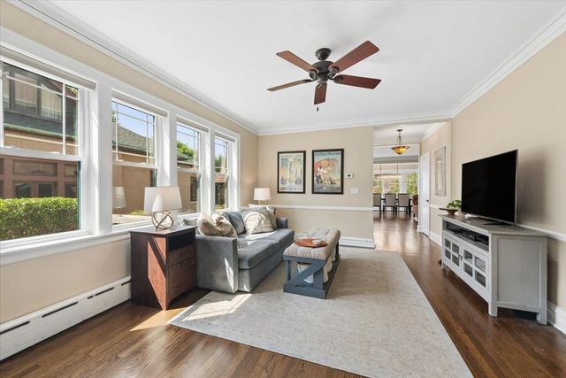 4929 N Fairfield Avenue, Chicago, IL 60625