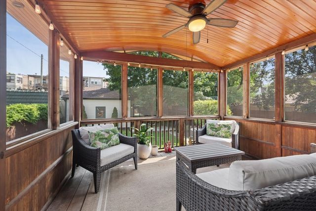 4929 N Fairfield Avenue, Chicago, IL 60625