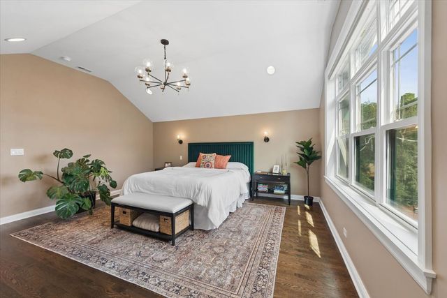 4929 N Fairfield Avenue, Chicago, IL 60625