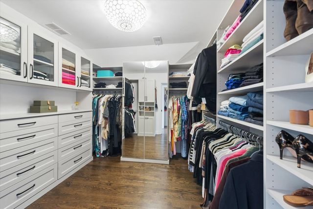 4929 N Fairfield Avenue, Chicago, IL 60625