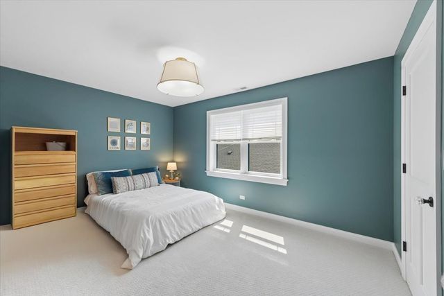 4929 N Fairfield Avenue, Chicago, IL 60625