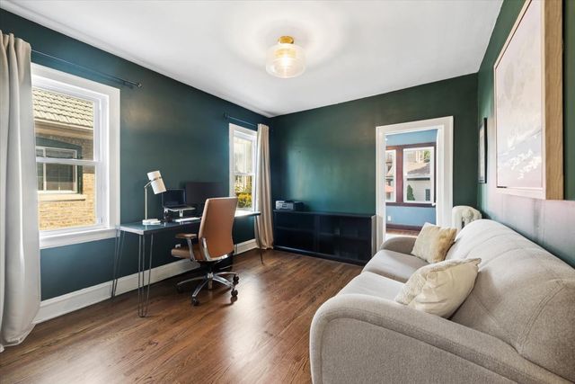 4929 N Fairfield Avenue, Chicago, IL 60625