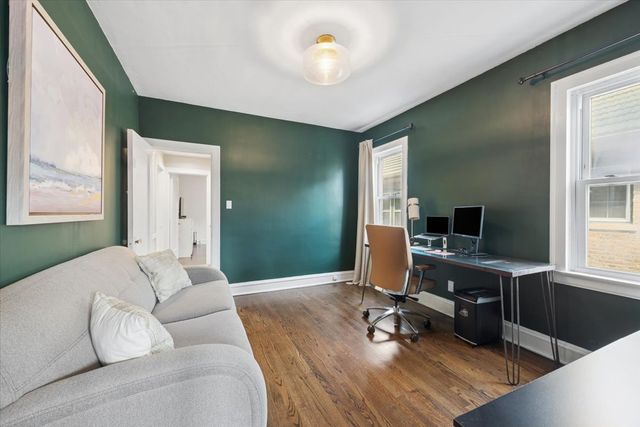 4929 N Fairfield Avenue, Chicago, IL 60625