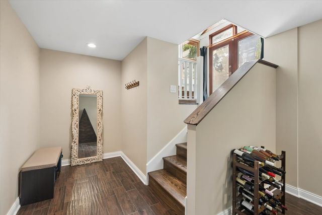 4929 N Fairfield Avenue, Chicago, IL 60625