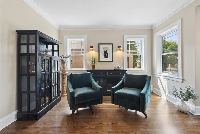 4929 N Fairfield Avenue, Chicago, IL 60625