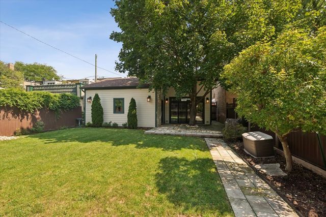 4929 N Fairfield Avenue, Chicago, IL 60625