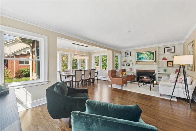 4929 N Fairfield Avenue, Chicago, IL 60625