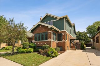 4929 N Fairfield Avenue, Chicago, IL 60625