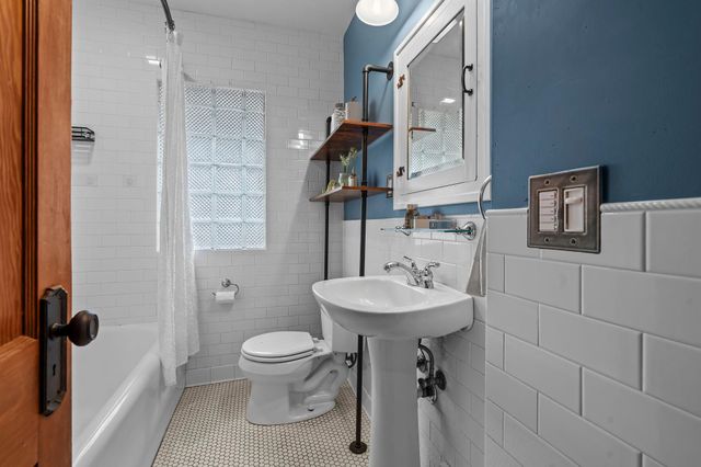 2831 Taylor Street NE, Minneapolis, MN 55418