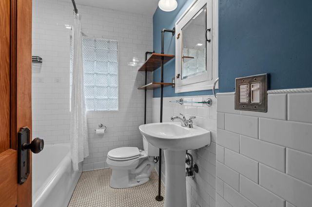 2831 Taylor Street NE, Minneapolis, MN 55418