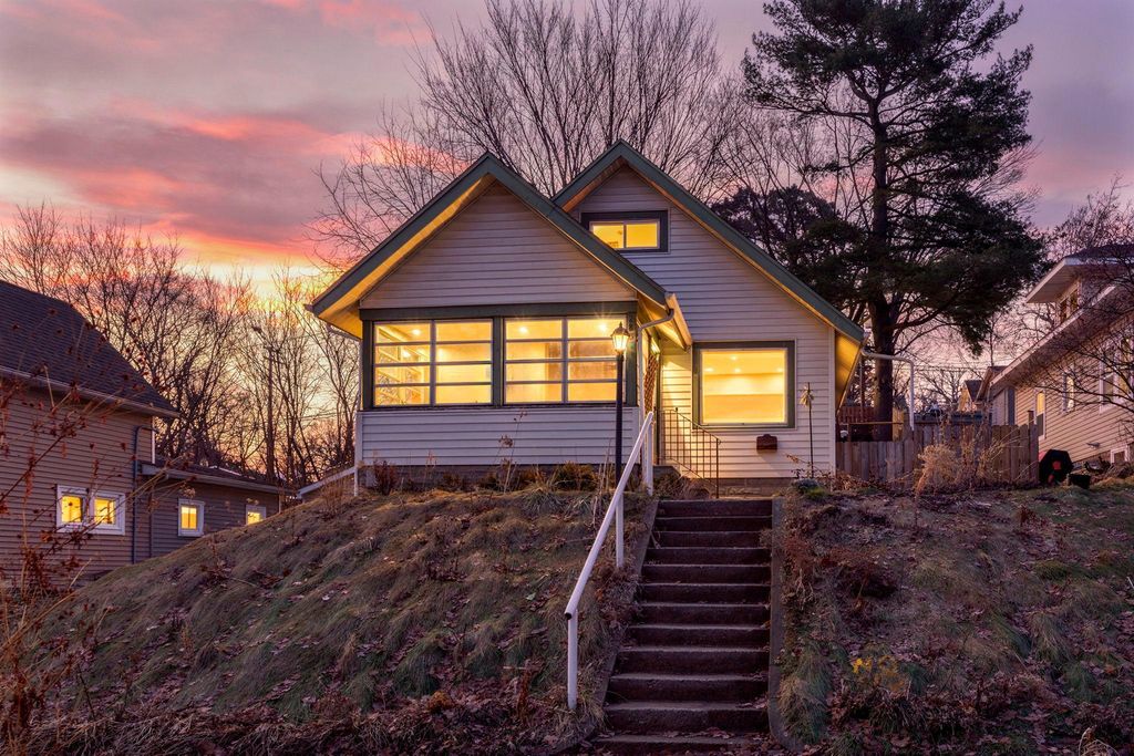 2831 Taylor Street NE, Minneapolis, MN 55418