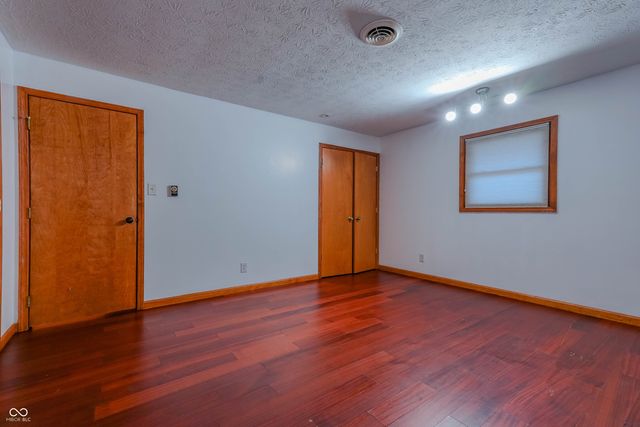 8602 Bishops Lane, Indianapolis, IN 46217