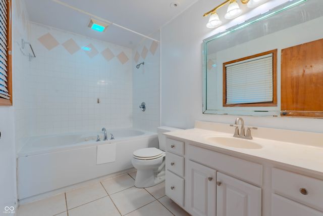 8602 Bishops Lane, Indianapolis, IN 46217