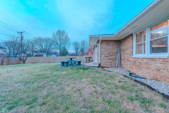 8602 Bishops Lane, Indianapolis, IN 46217