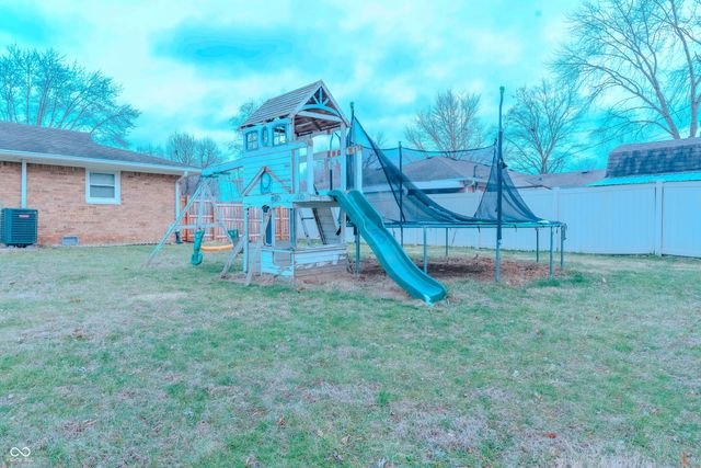 8602 Bishops Lane, Indianapolis, IN 46217