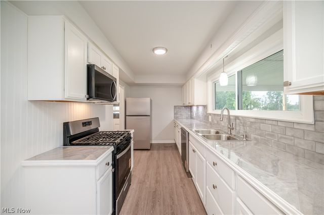 550 Neoka Drive, Campbell, OH 44405