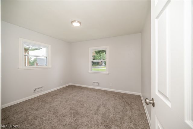 550 Neoka Drive, Campbell, OH 44405