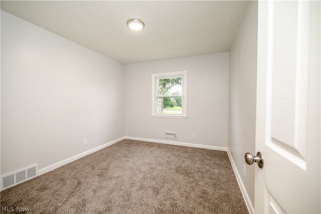550 Neoka Drive, Campbell, OH 44405