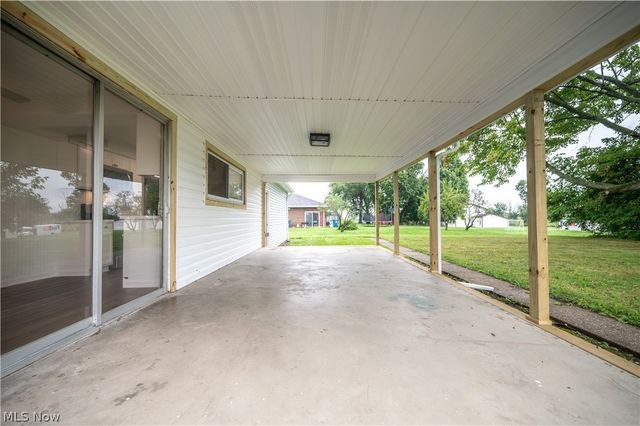 550 Neoka Drive, Campbell, OH 44405