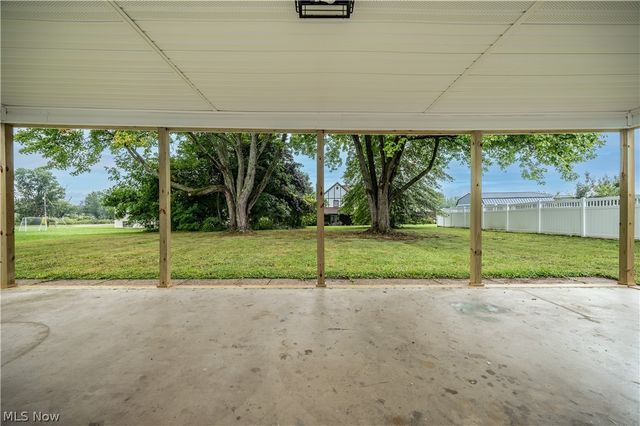 550 Neoka Drive, Campbell, OH 44405