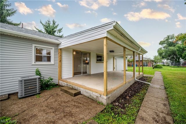 550 Neoka Drive, Campbell, OH 44405