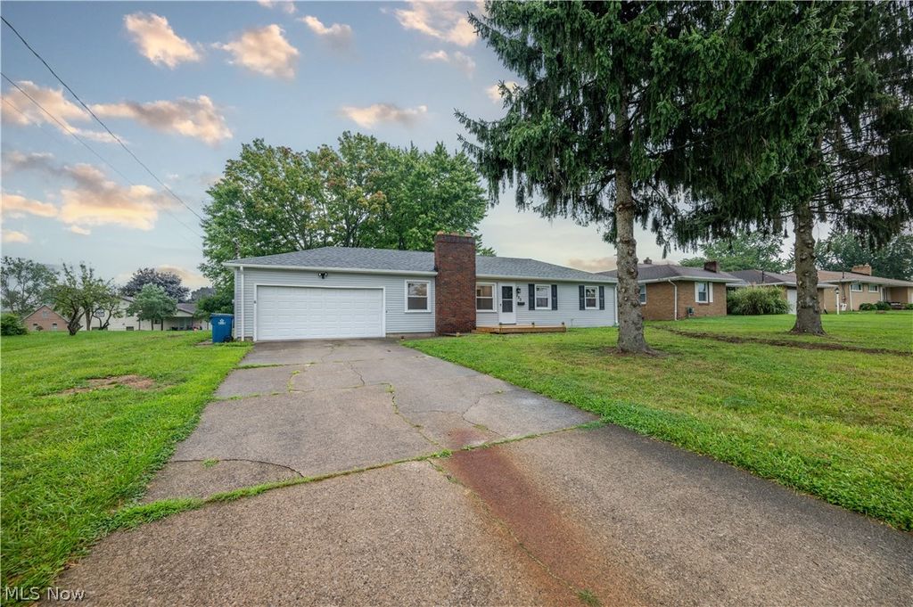 550 Neoka Drive, Campbell, OH 44405