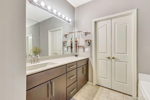 8606 Lowery Lane, West Chester, OH 45069