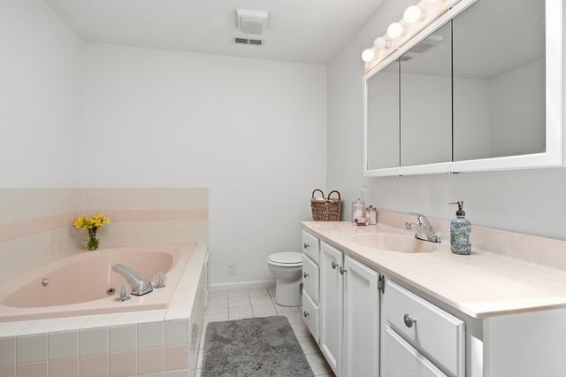 730 Meadow Lane, Crown Point, IN 46307