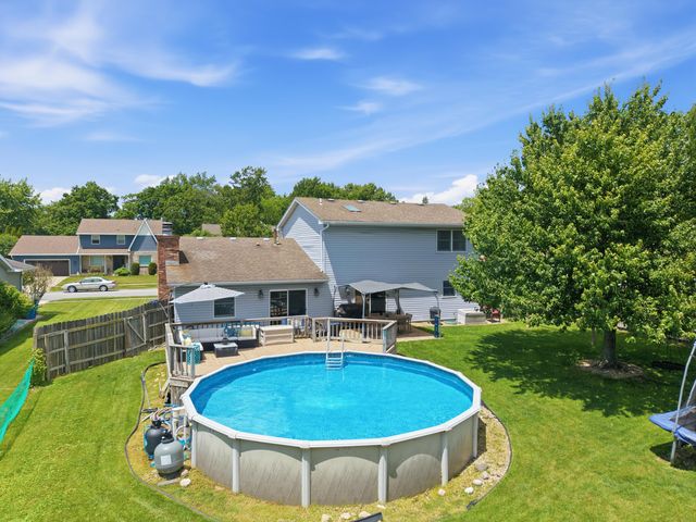 730 Meadow Lane, Crown Point, IN 46307