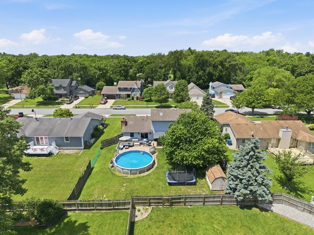 730 Meadow Lane, Crown Point, IN 46307