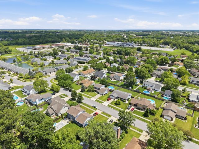 730 Meadow Lane, Crown Point, IN 46307