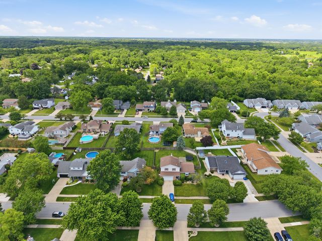 730 Meadow Lane, Crown Point, IN 46307
