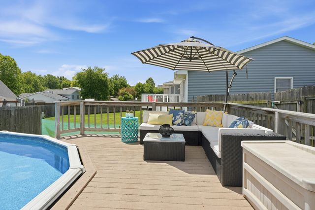 730 Meadow Lane, Crown Point, IN 46307