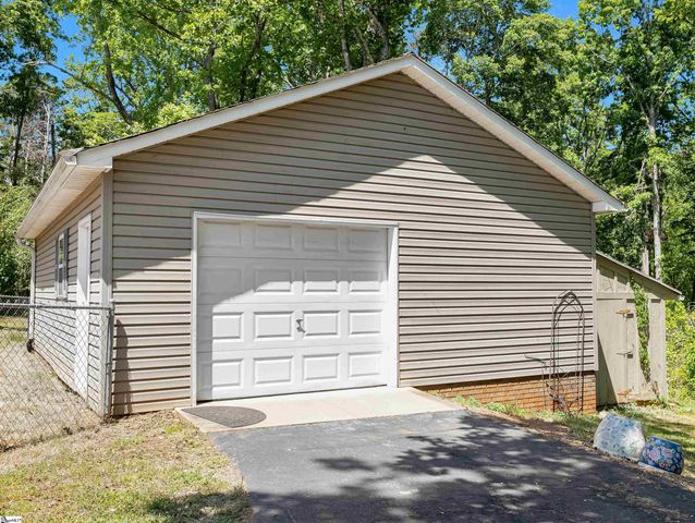 1249 Melvin Hill Road, Campobello, SC 29322