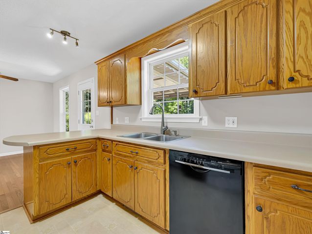 1249 Melvin Hill Road, Campobello, SC 29322
