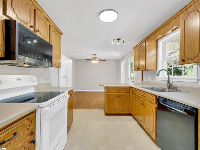 1249 Melvin Hill Road, Campobello, SC 29322