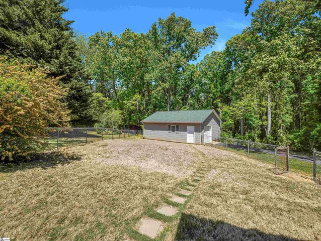 1249 Melvin Hill Road, Campobello, SC 29322