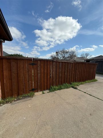 1704 Bent Brook Drive, Mesquite, TX 75181