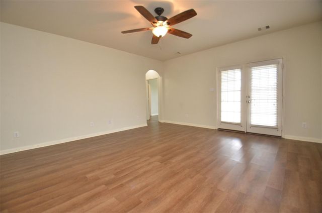 30902 W Lost Creek Boulevard, Magnolia, TX 77355