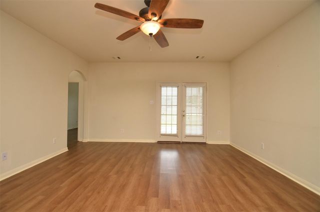 30902 W Lost Creek Boulevard, Magnolia, TX 77355
